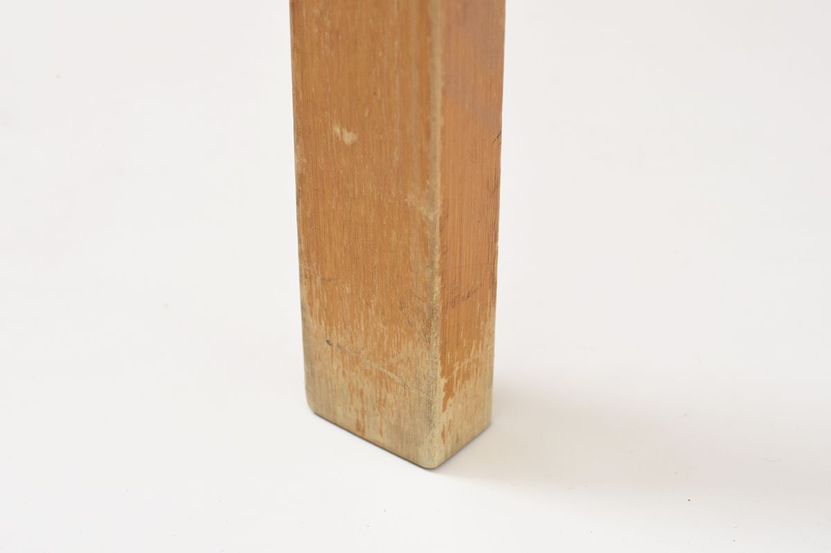 Aalto-Alvar-Club-Table-Birch_d72.5_detail7