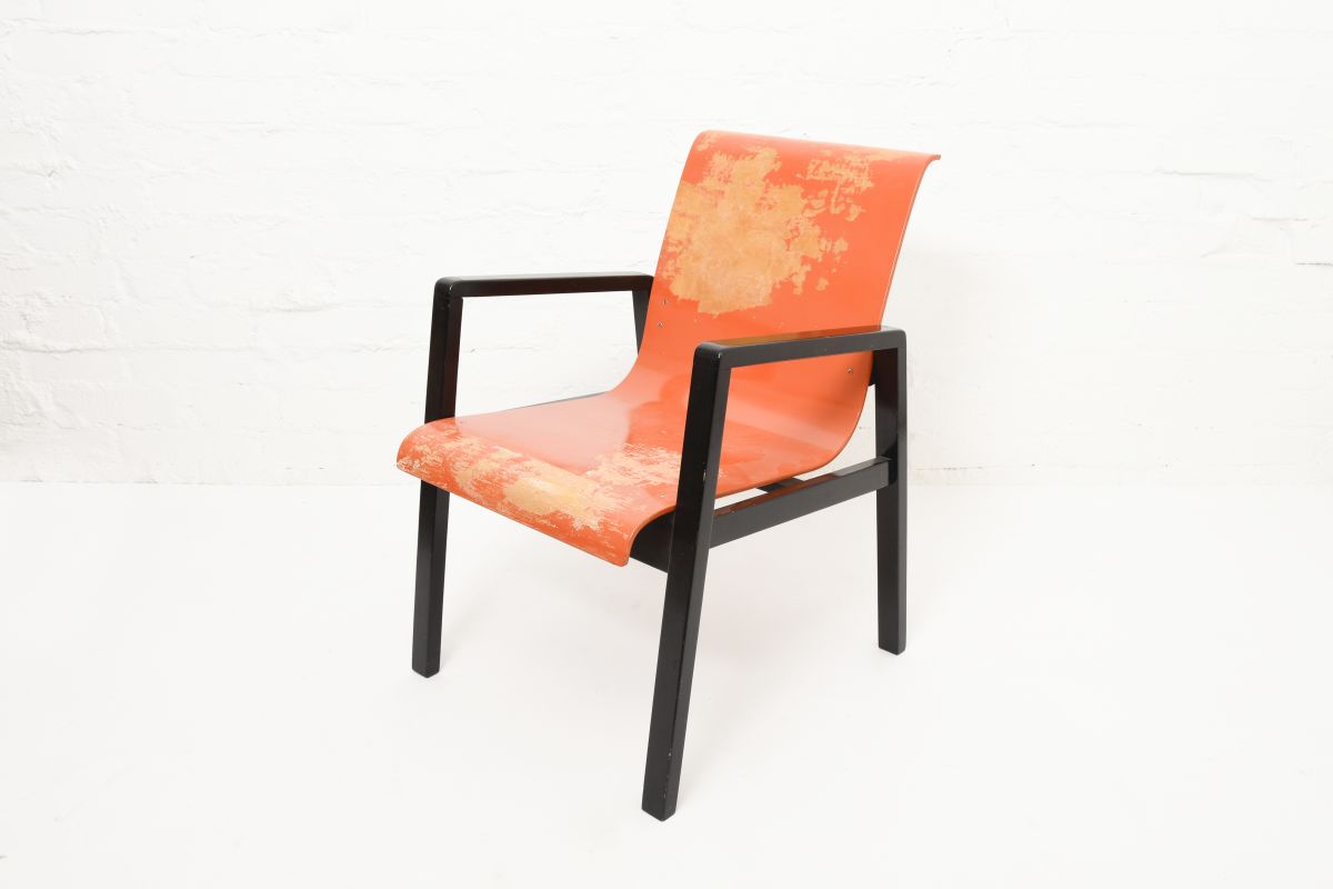 Aalto-Alvar-Hallway-Chair-Orange-Black