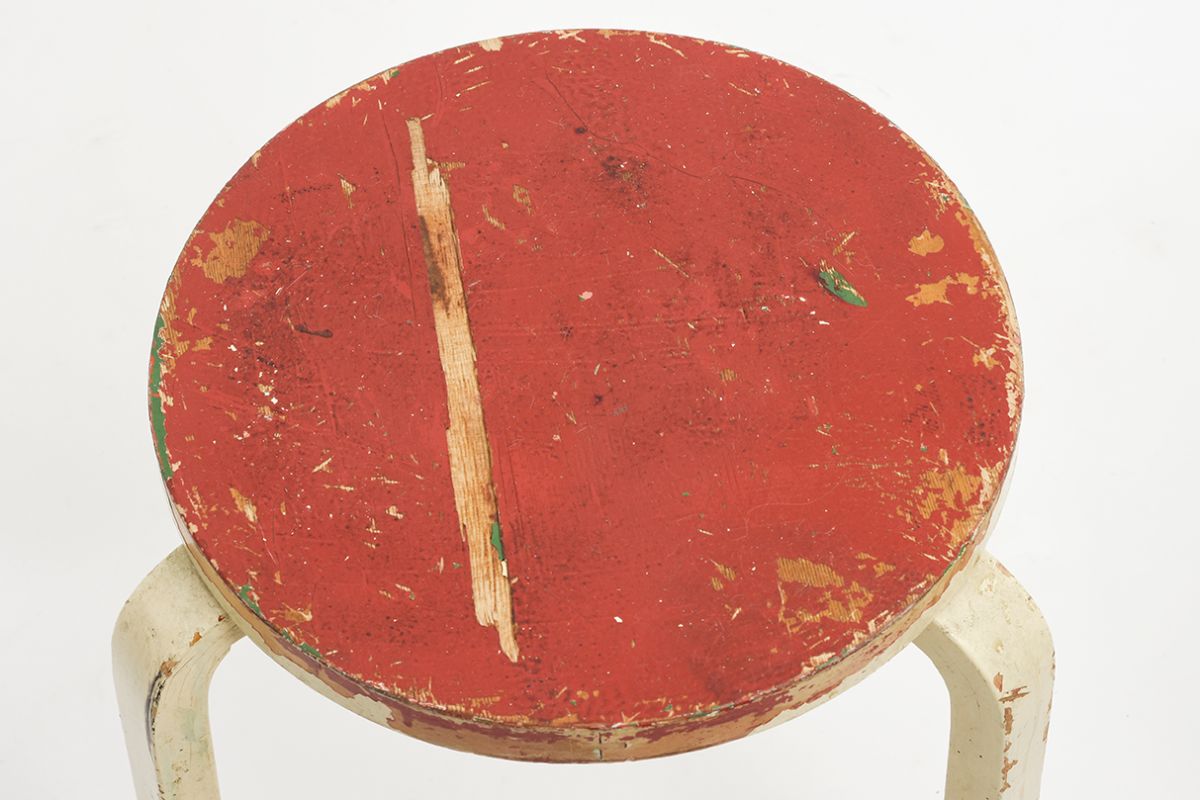 Aalto-Alvar-Painted-Stool60-Red-White_detail1