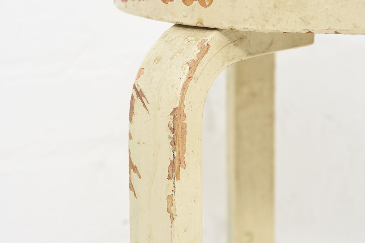 Aalto-Alvar-Painted-Stool60-Red-White_detail6