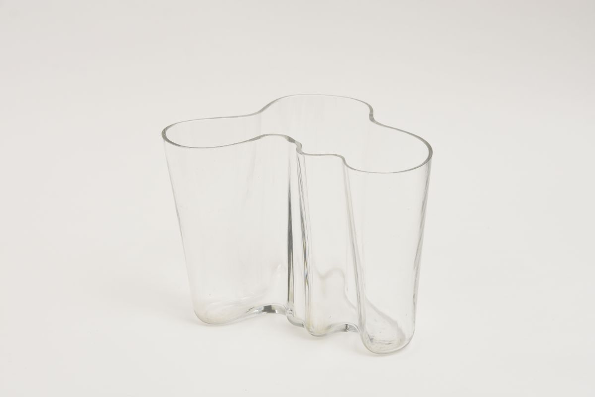 Aalto-Alvar-Savoy-Vase-Clear-16cm