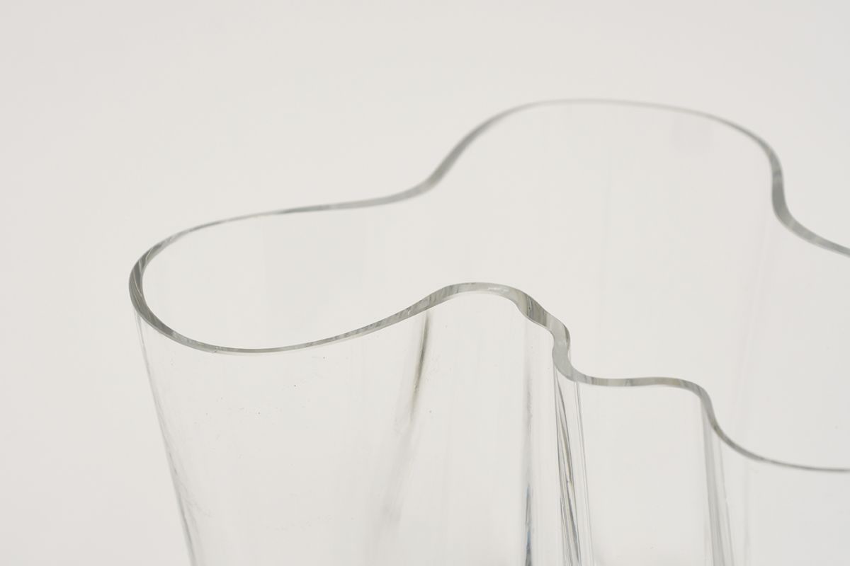 Aalto-Alvar-Savoy-Vase-Clear-16cm_detail1