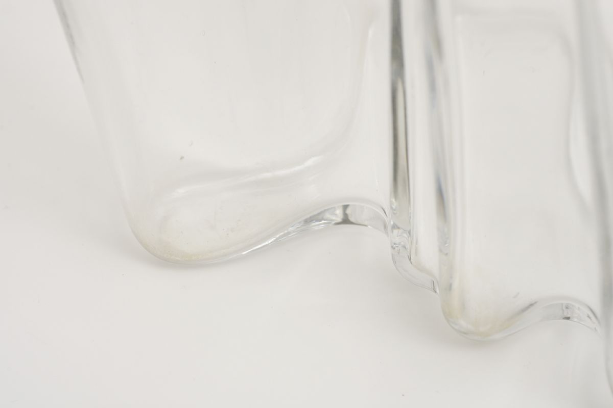 Aalto-Alvar-Savoy-Vase-Clear-16cm_detail4