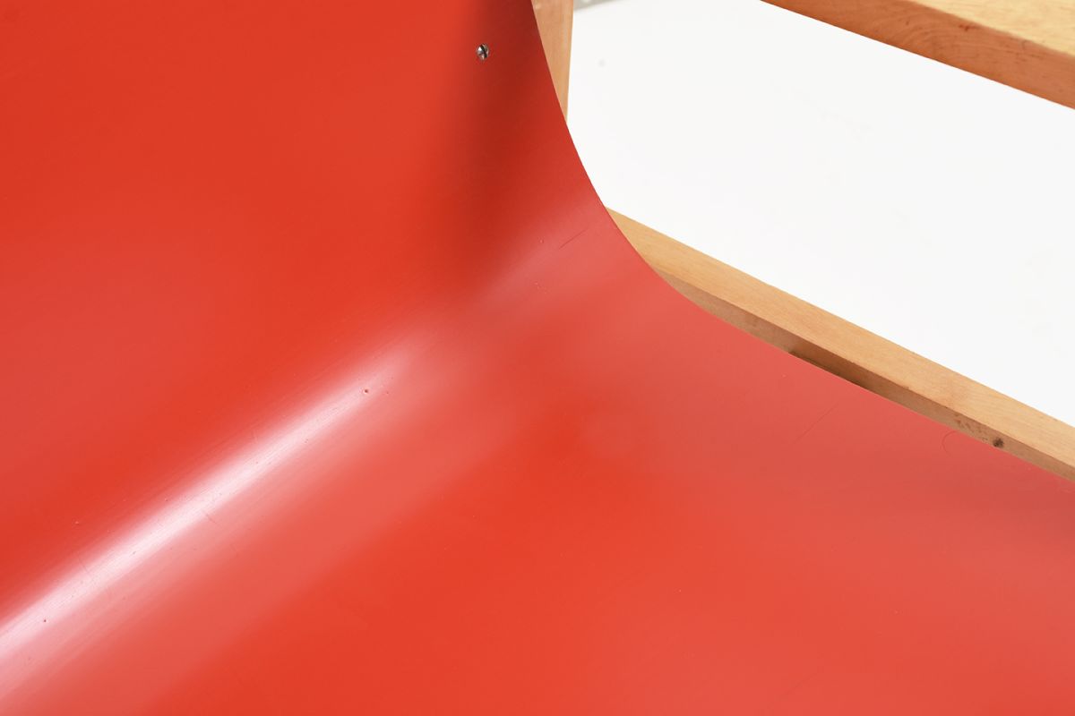 Aalto-Alvar-Hallway-Chair-Red-Birch_detail8