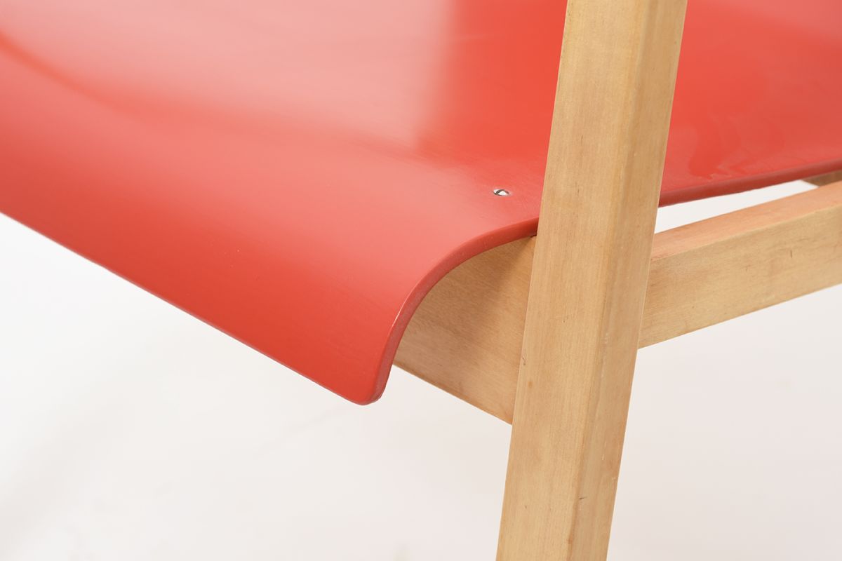 Aalto-Alvar-Hallway-Chair-Red-Birch_detail10