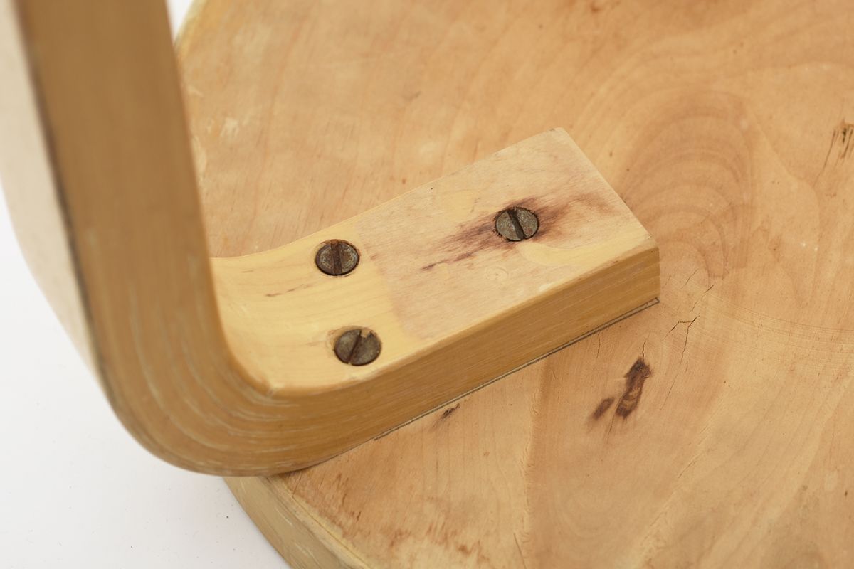 Aalto-Alvar-Stool-E60-Red-Linoleum-1950_detail5