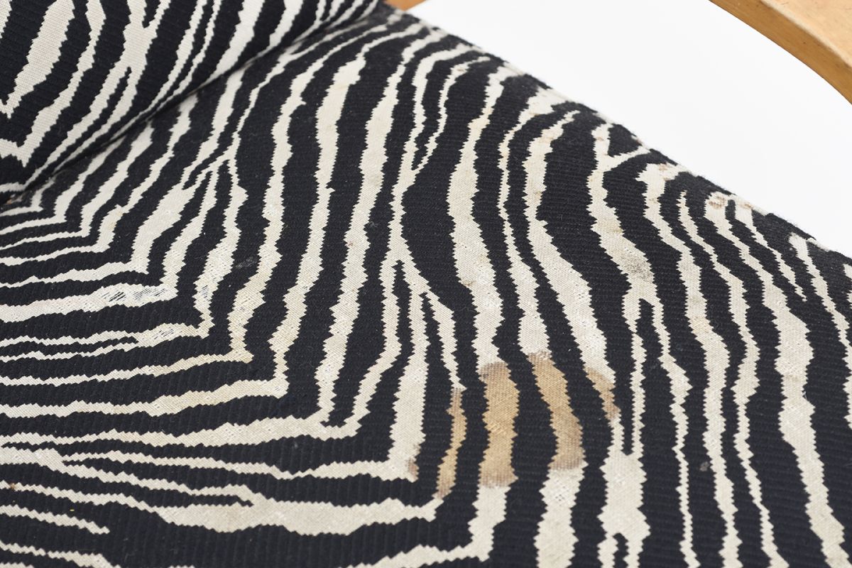 Aalto-Alvar-Armchair-400-Tank-Zebra_detail7