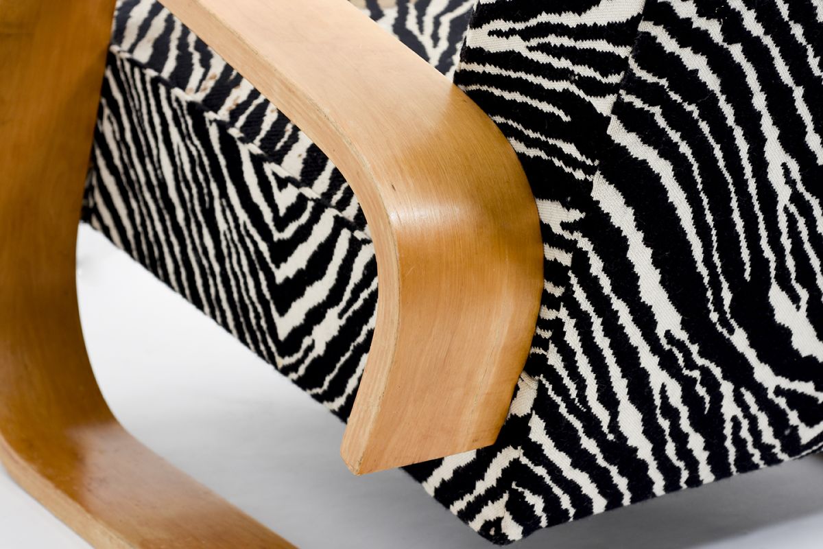 Aalto-Alvar-Armchair-400-Tank-Zebra_detail10