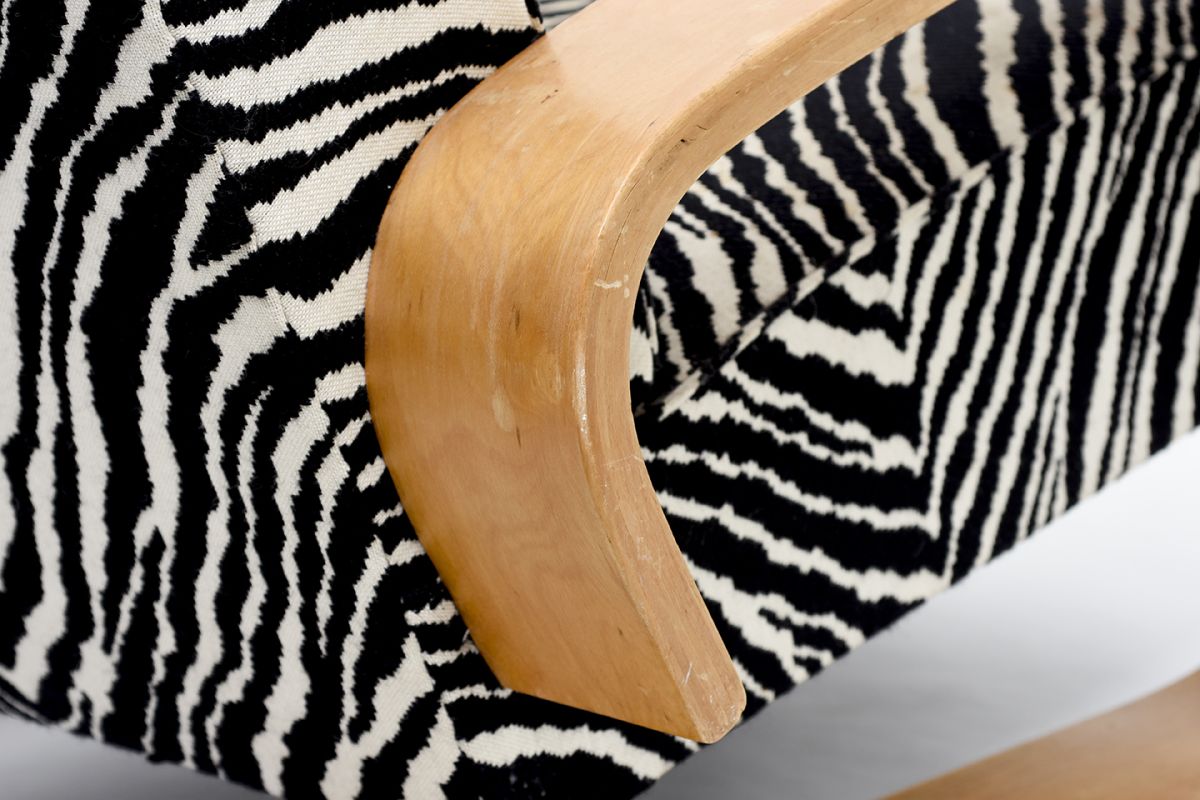 Aalto-Alvar-Armchair-400-Tank-Zebra_detail11