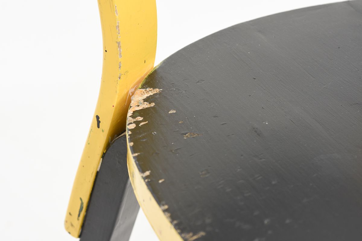 Aalto-Alvar-Chair-69-Painted-Black-Yellow_detail6