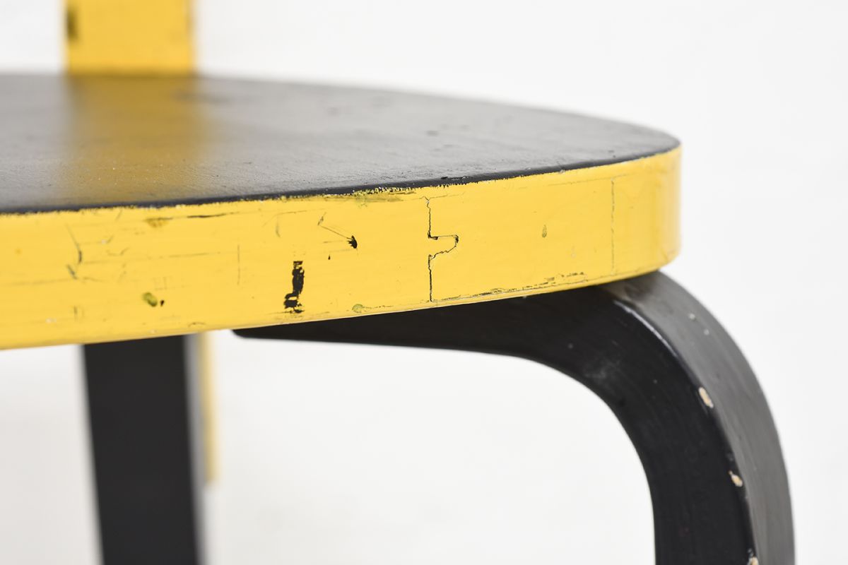 Aalto-Alvar-Chair-69-Painted-Black-Yellow_detail7