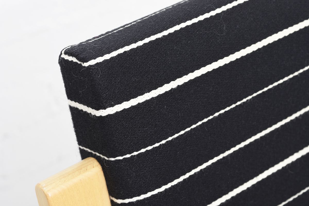 Aalto-Alvar-Armchair-42-Artek-Fabric_detail2