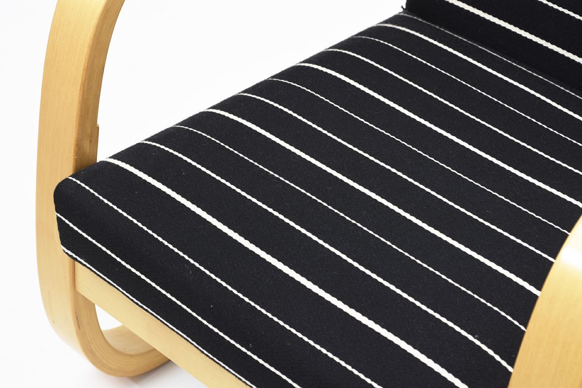 Aalto-Alvar-Armchair-42-Artek-Fabric_detail6