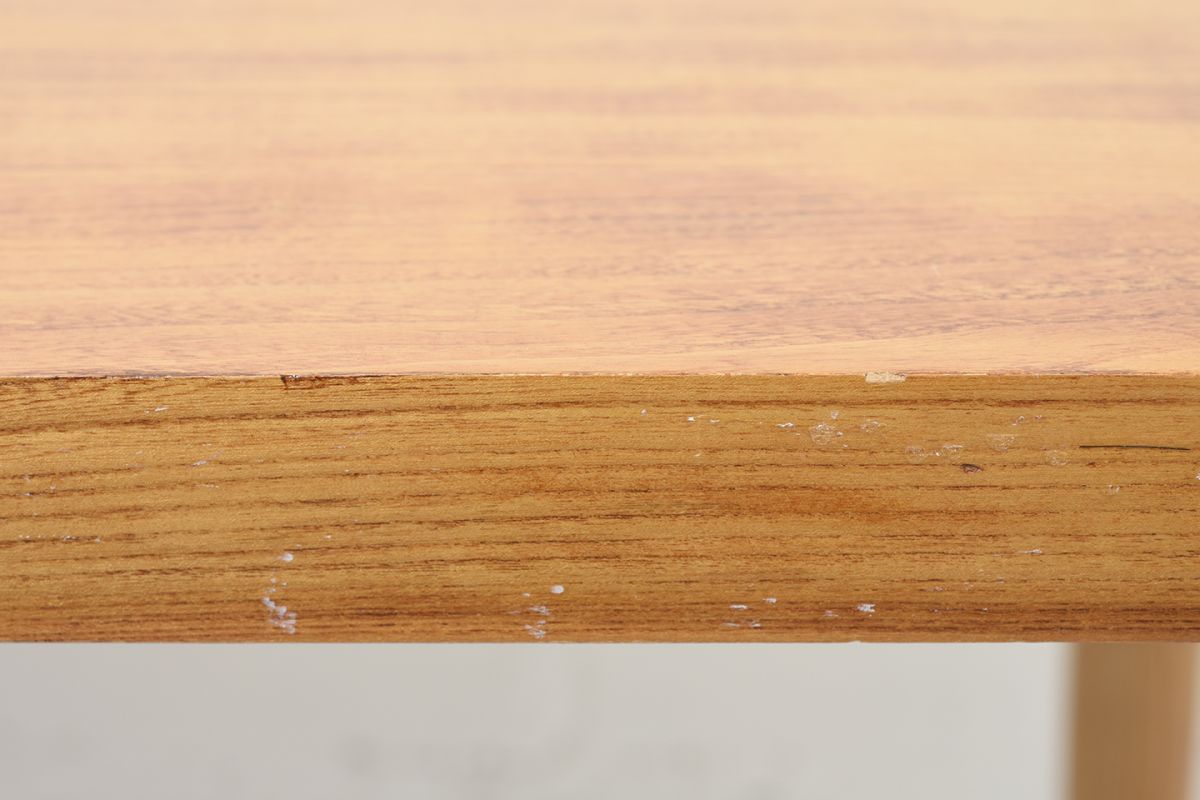 Aalto-Aino-Dining-Table-Elm-Brass-Leg_detail3