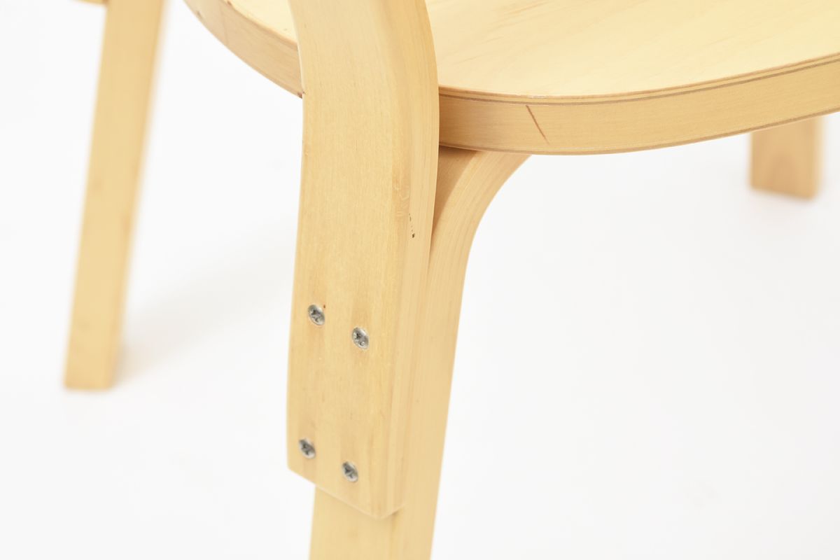 Aalto-Alvar-Chair69-Birch_detail6