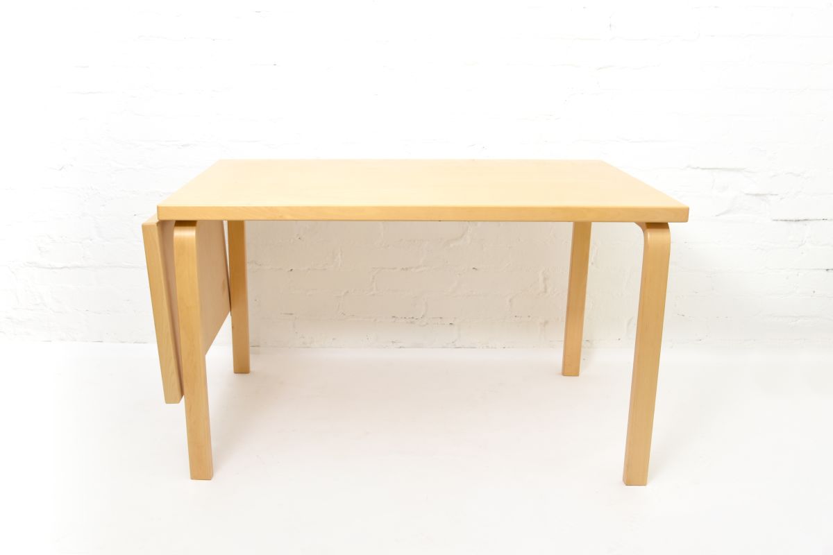 Aalto-Alvar-Birch-Dorp-Leaf-Table