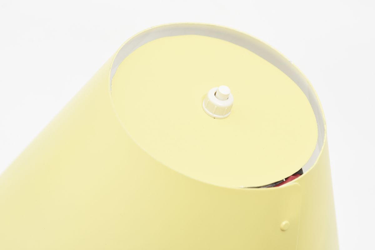 Tynell-Paavo-Table-Lamp-9227-Lemon-Yellow_detail1