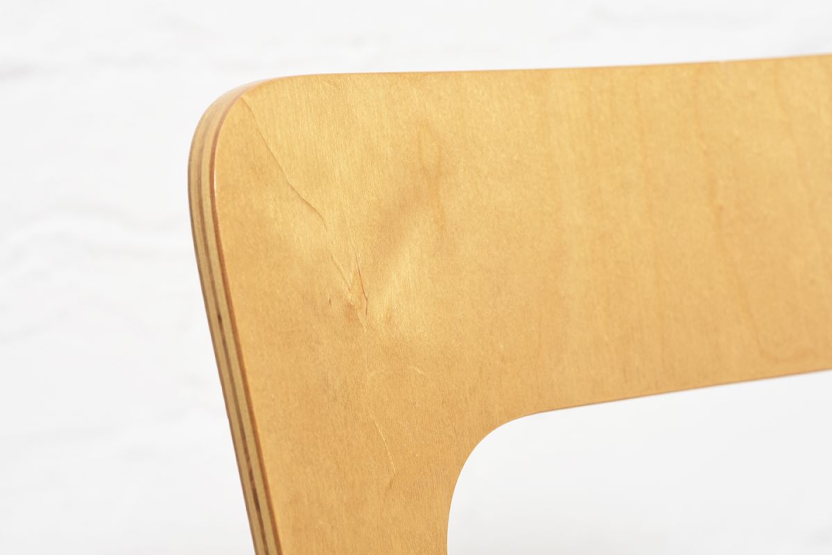 Aalto-Alvar-Chair65-Birch-Finger-Joint_detail2