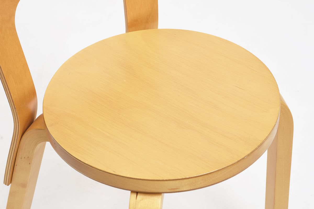 Aalto-Alvar-Chair65-Birch-Finger-Joint_detail4