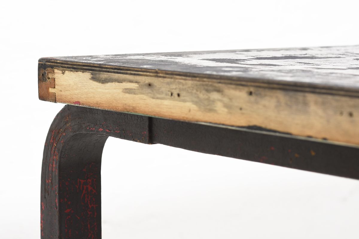 Aalto-Alvar-Patinated-Table-Black-Red_detail5