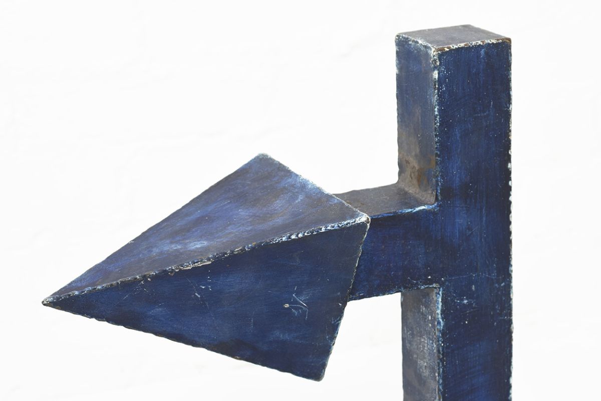 Brutalist-Blue-Sculpture-details3