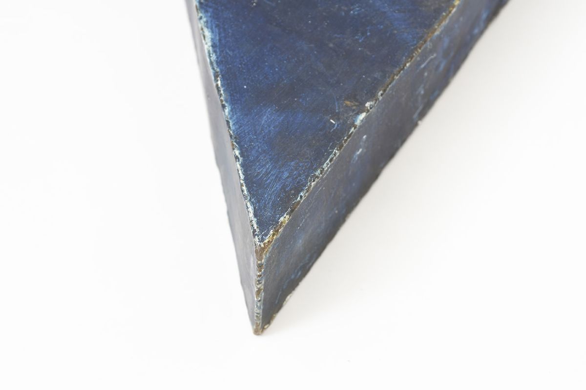 Brutalist-Blue-Sculpture-details5