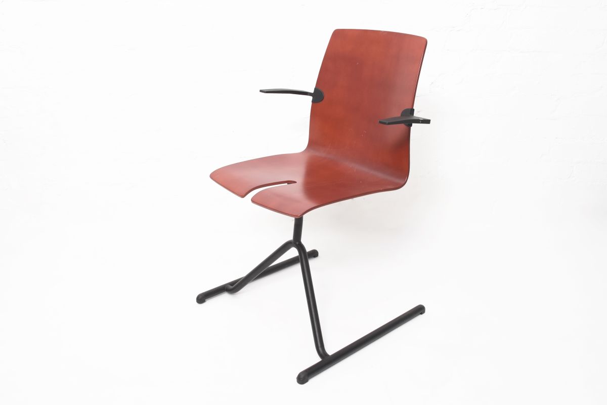 Stefan-Lindfors-Chair-01