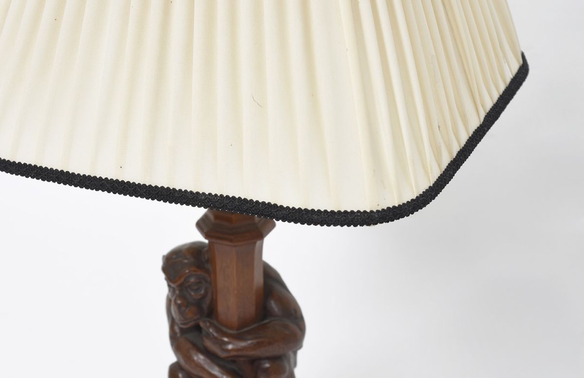 Monkey-Table-Lamp-details2