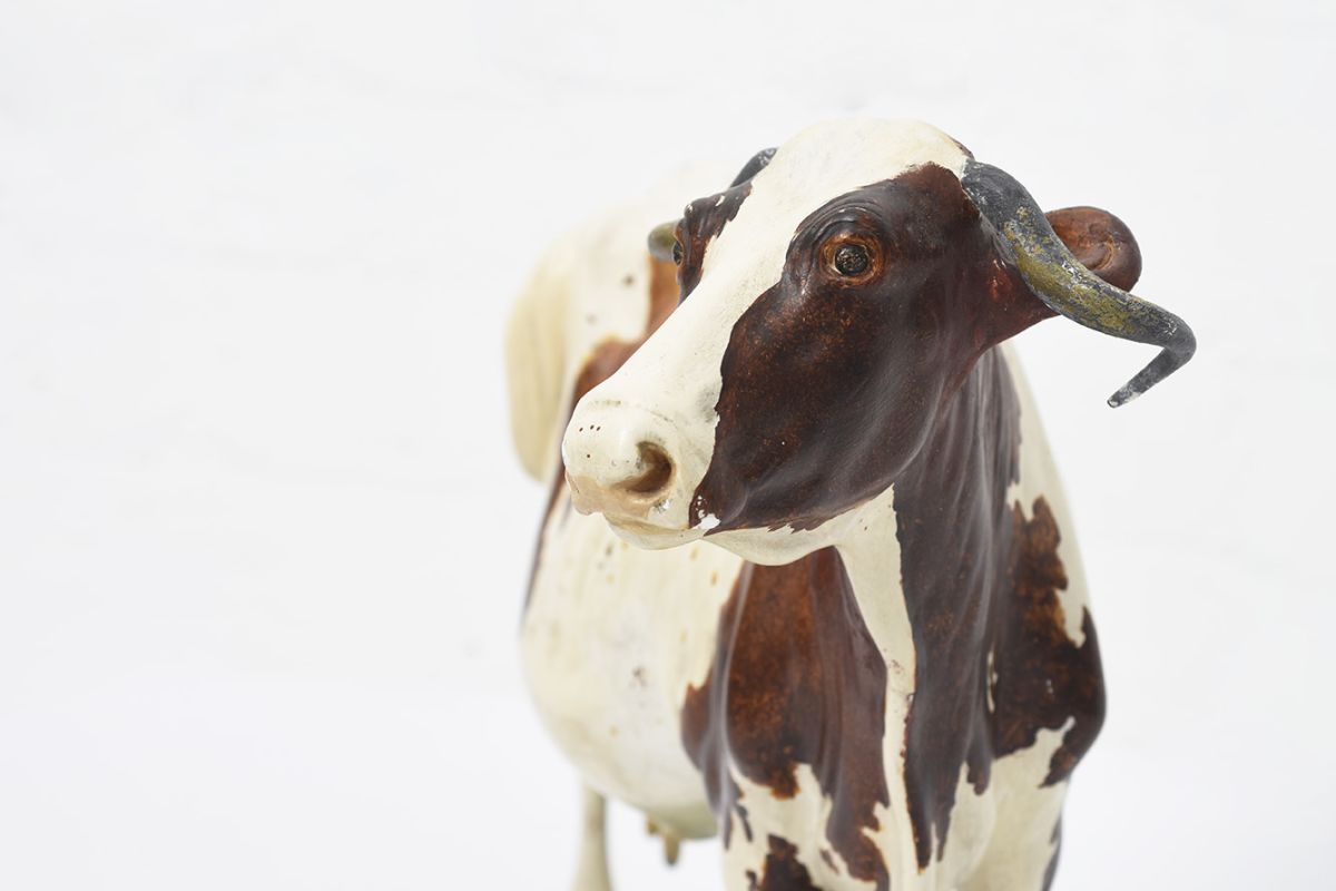 Cow-Sculpture-details3