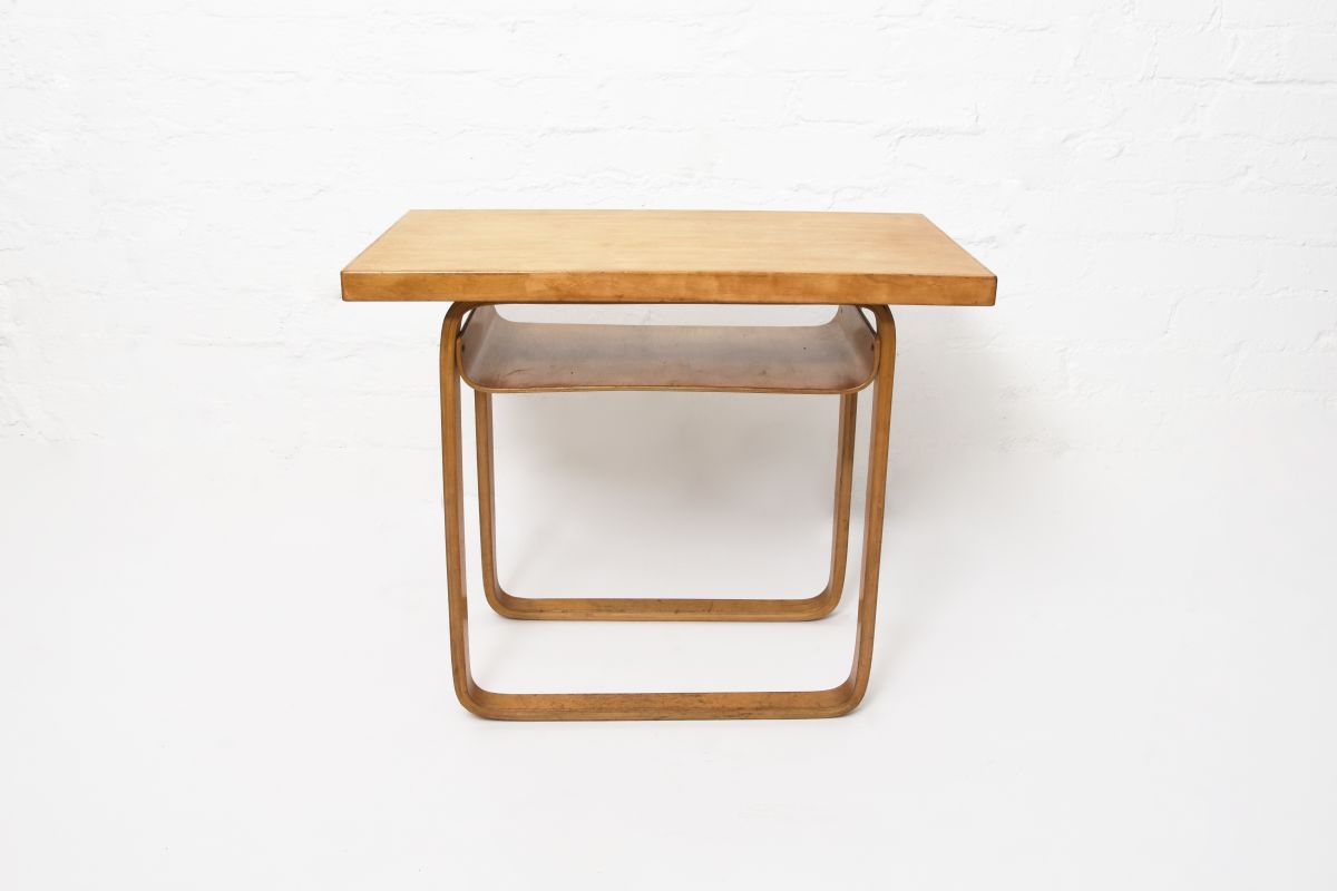 Aalto-Radio-Table