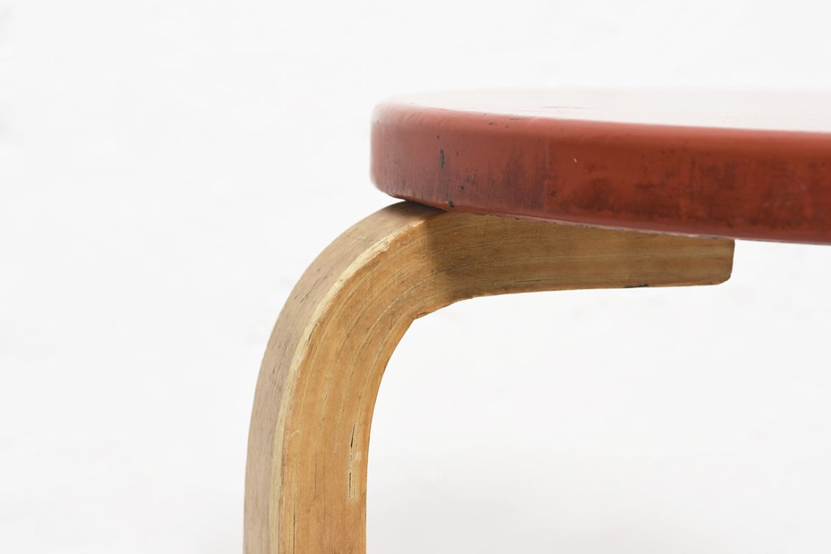 Aalto-Stool60-Red-Top-details4