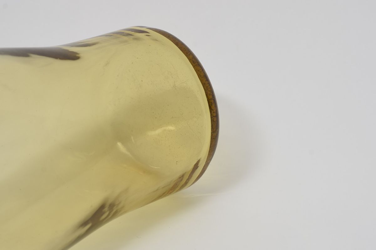 Yellow-Glass-Vase-details6