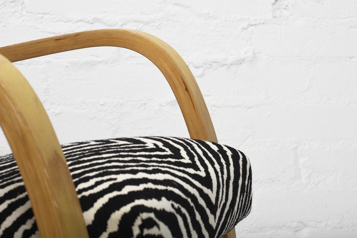 Aalto 402 Armchair Zebra details5