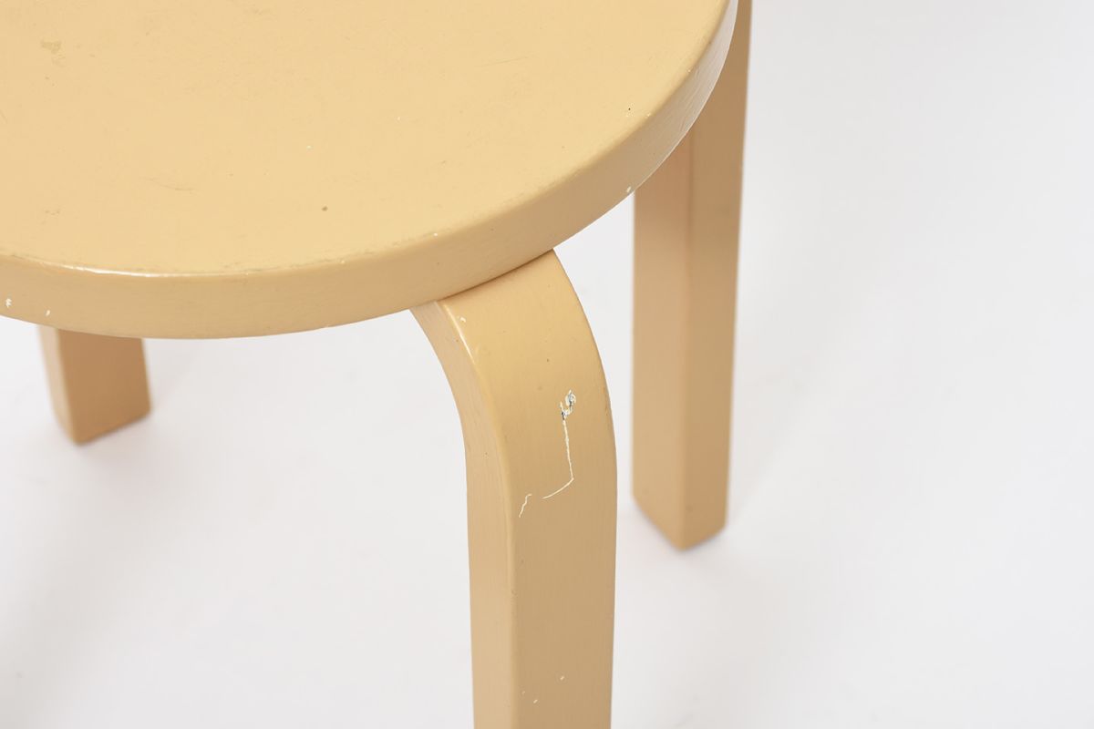 Aalto Stool E60 Painted Peach details3