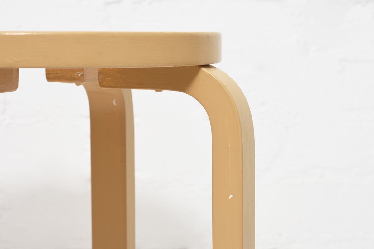 Aalto Stool E60 Painted Peach details5