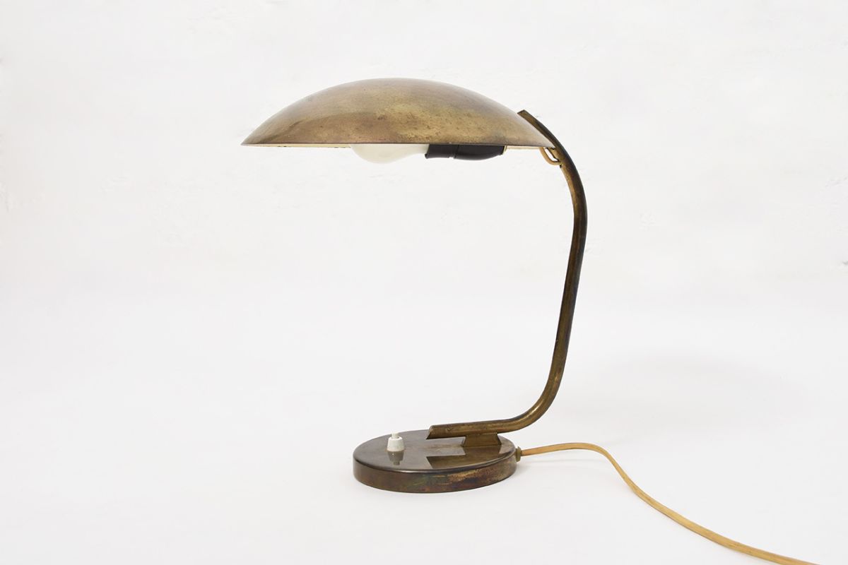 Itsu Brass Table Lamp details1