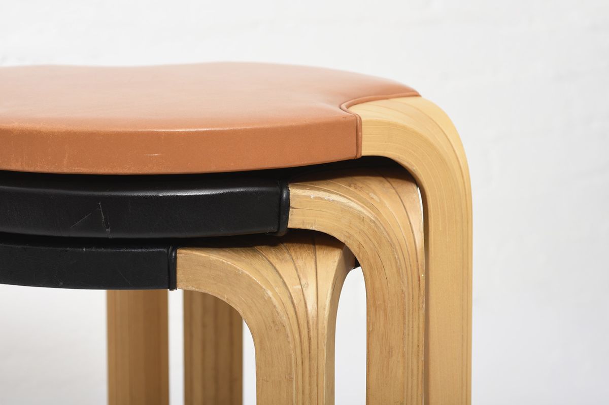 Alvar Aalto Xleged Stools details3