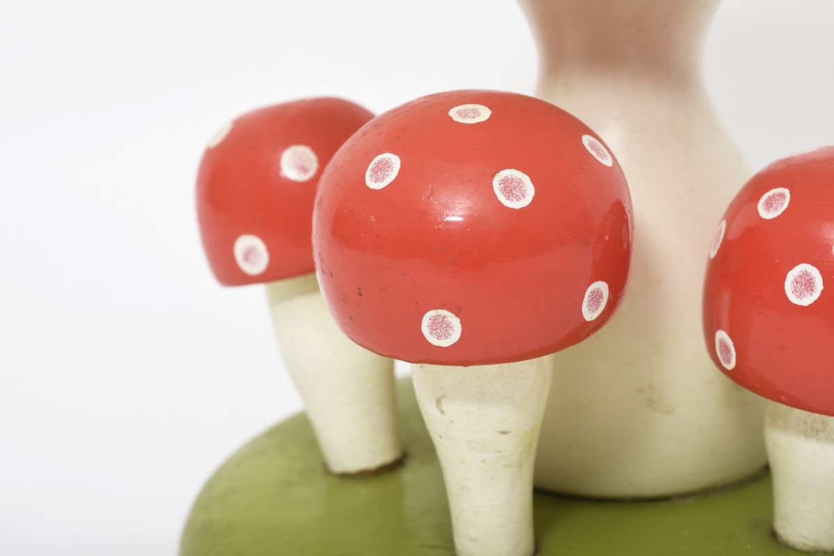 Folky Mushroom Stool1 details4