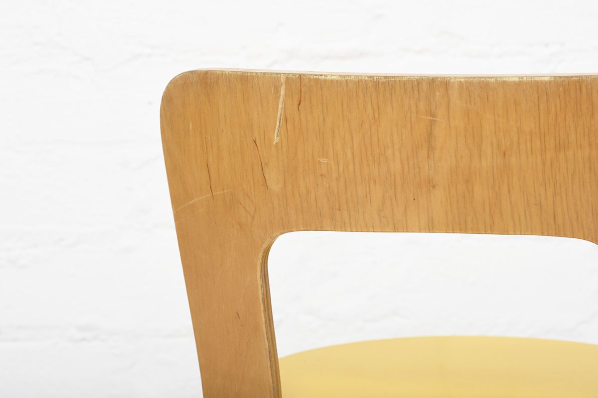 Alvar Aalto Chair65 Yellow Laminate details2