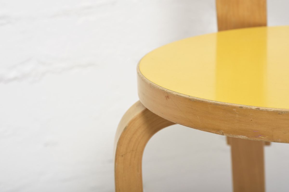 Alvar Aalto Chair65 Yellow Laminate details4