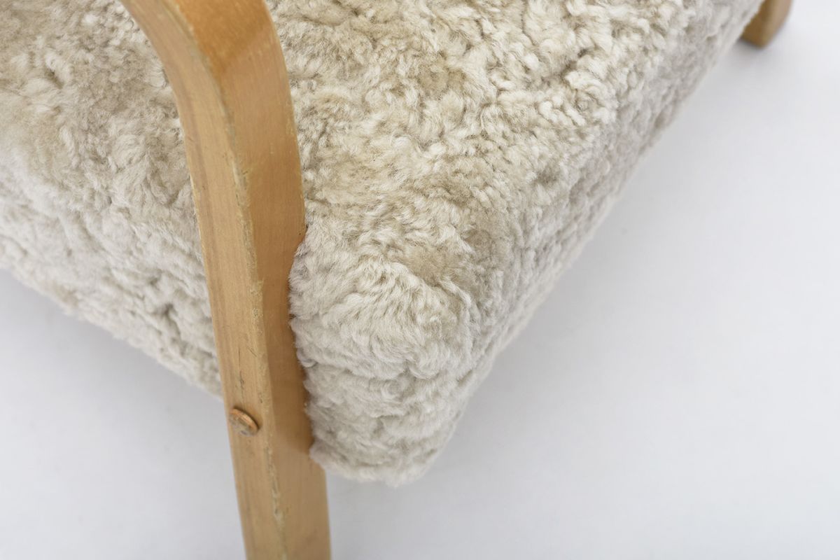 Aalto Armchair 47 Sheepskin details7