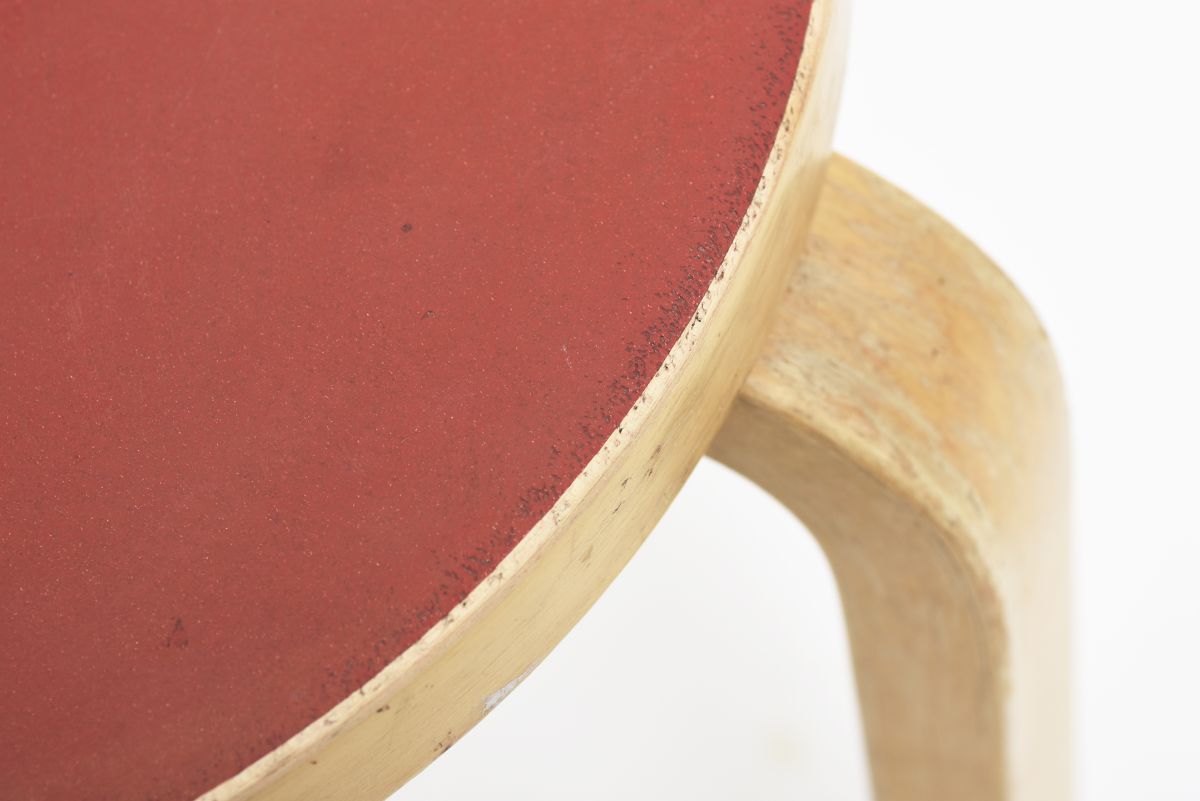 Aalto Alvar stool60 red rinoleum 02