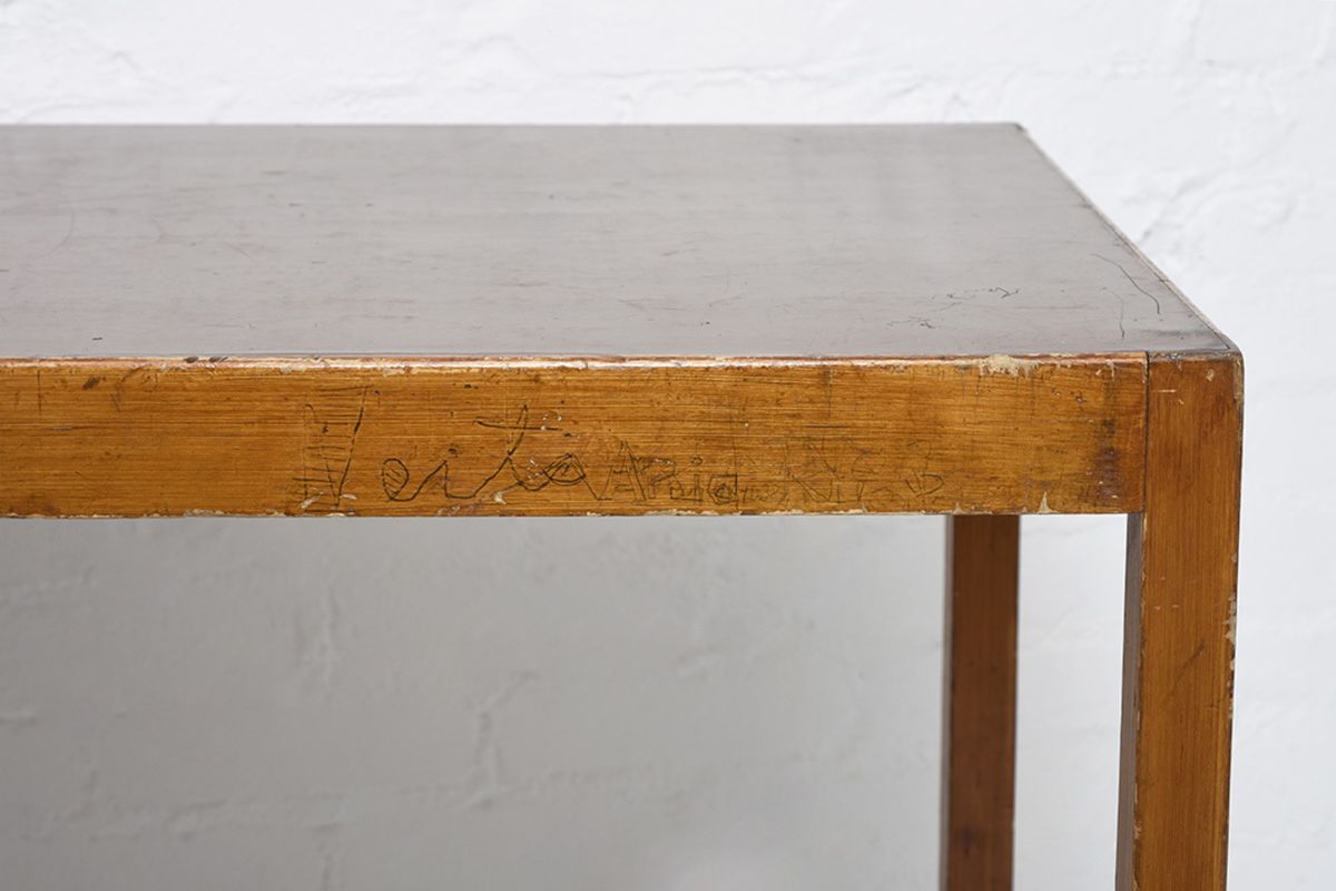 Aalto Square Brown Lino Table details4