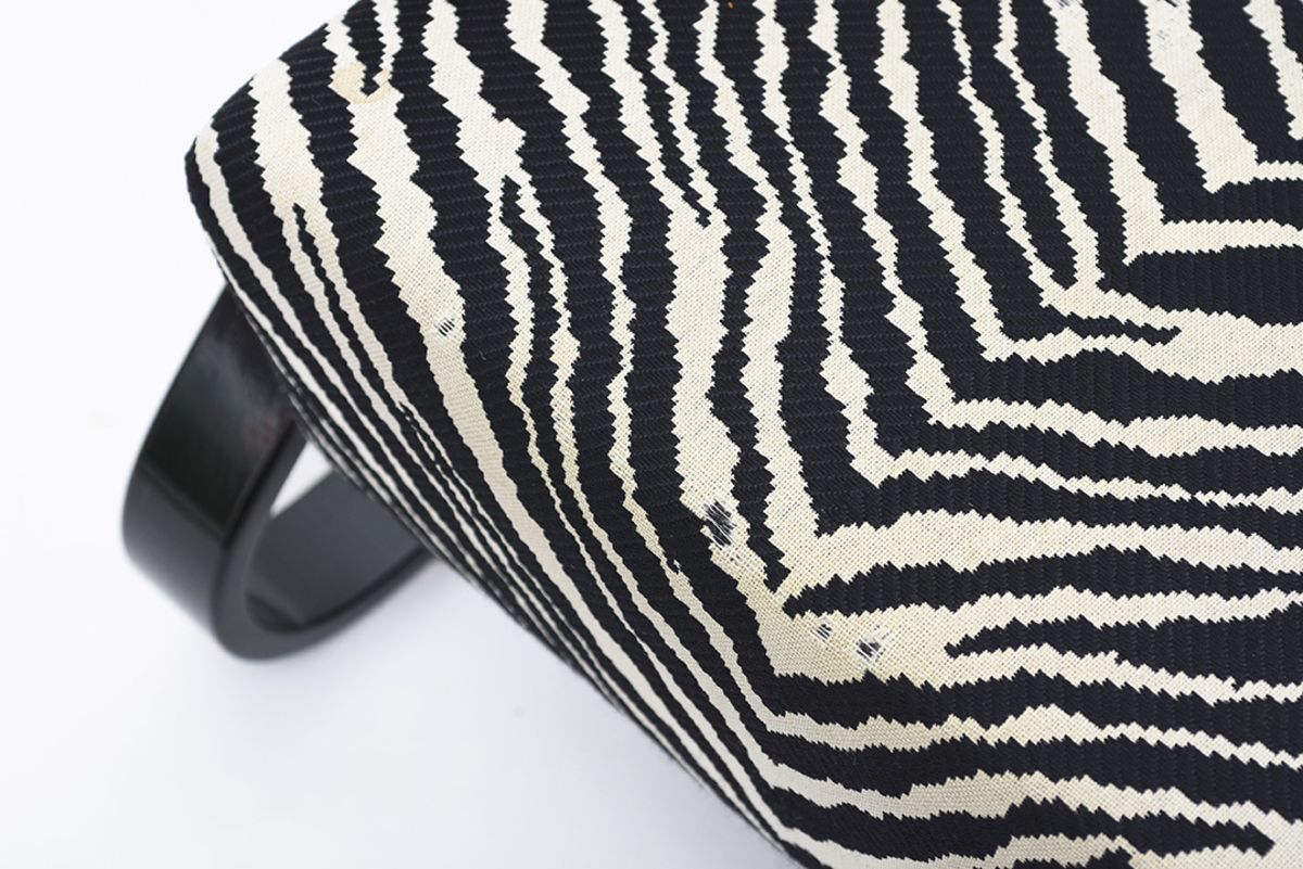 Alvar Aalto Armchair44 Zebra details5