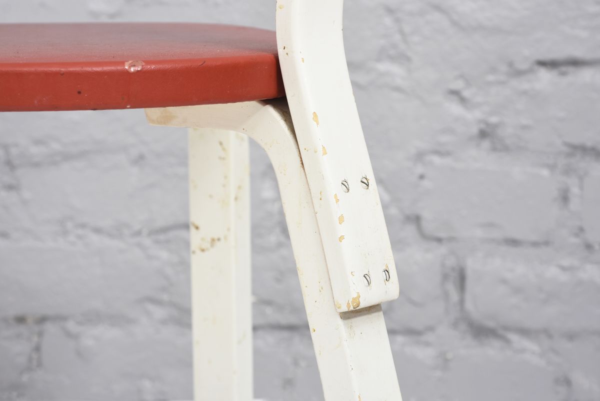 Aalto Alvar Chair 69 red x white frame 04