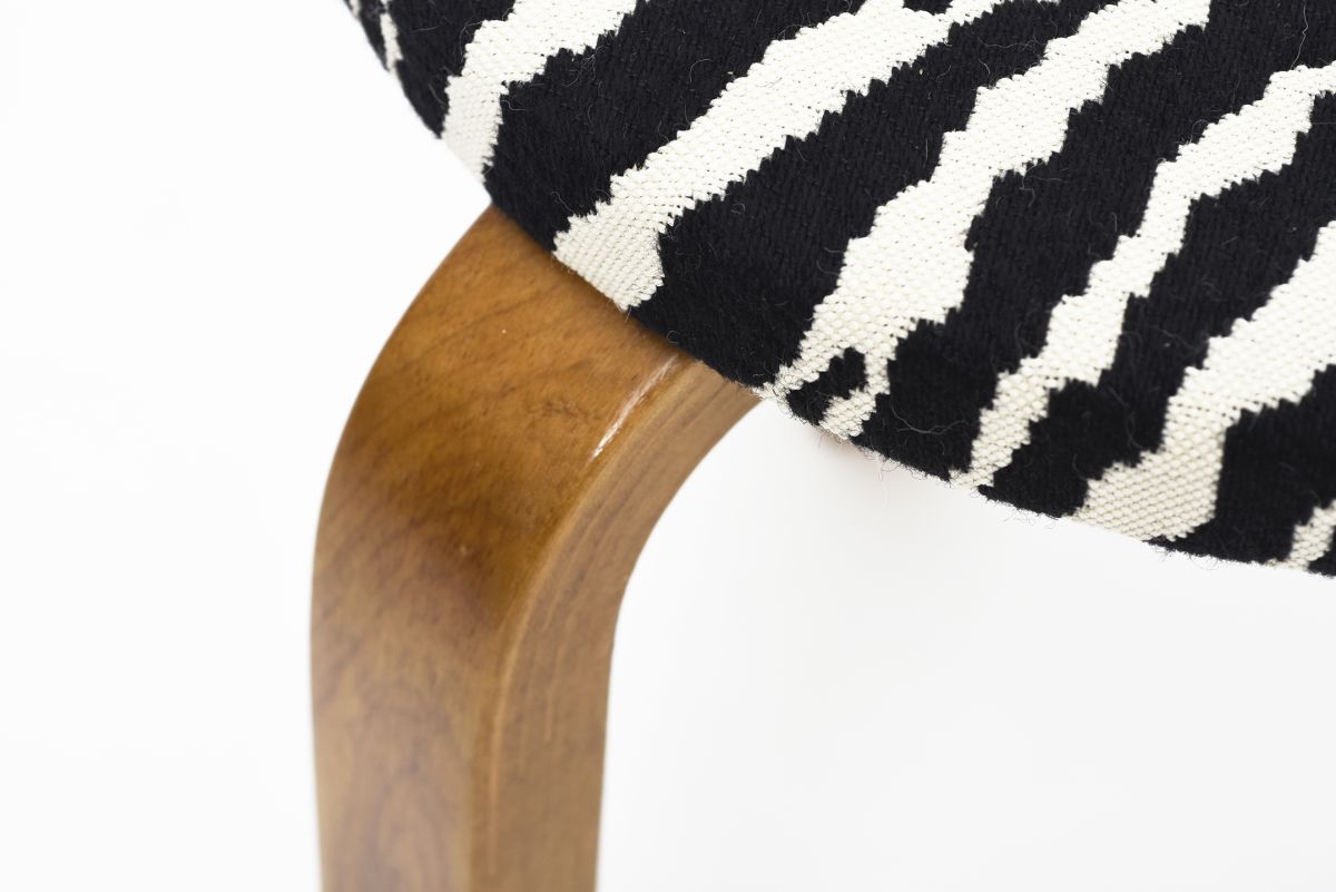 Aalto Alvar Stool 60 zebra x walnut 01