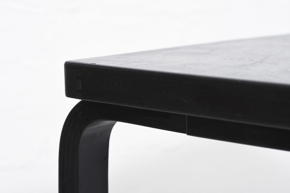 Aalto Alvar side table black 02