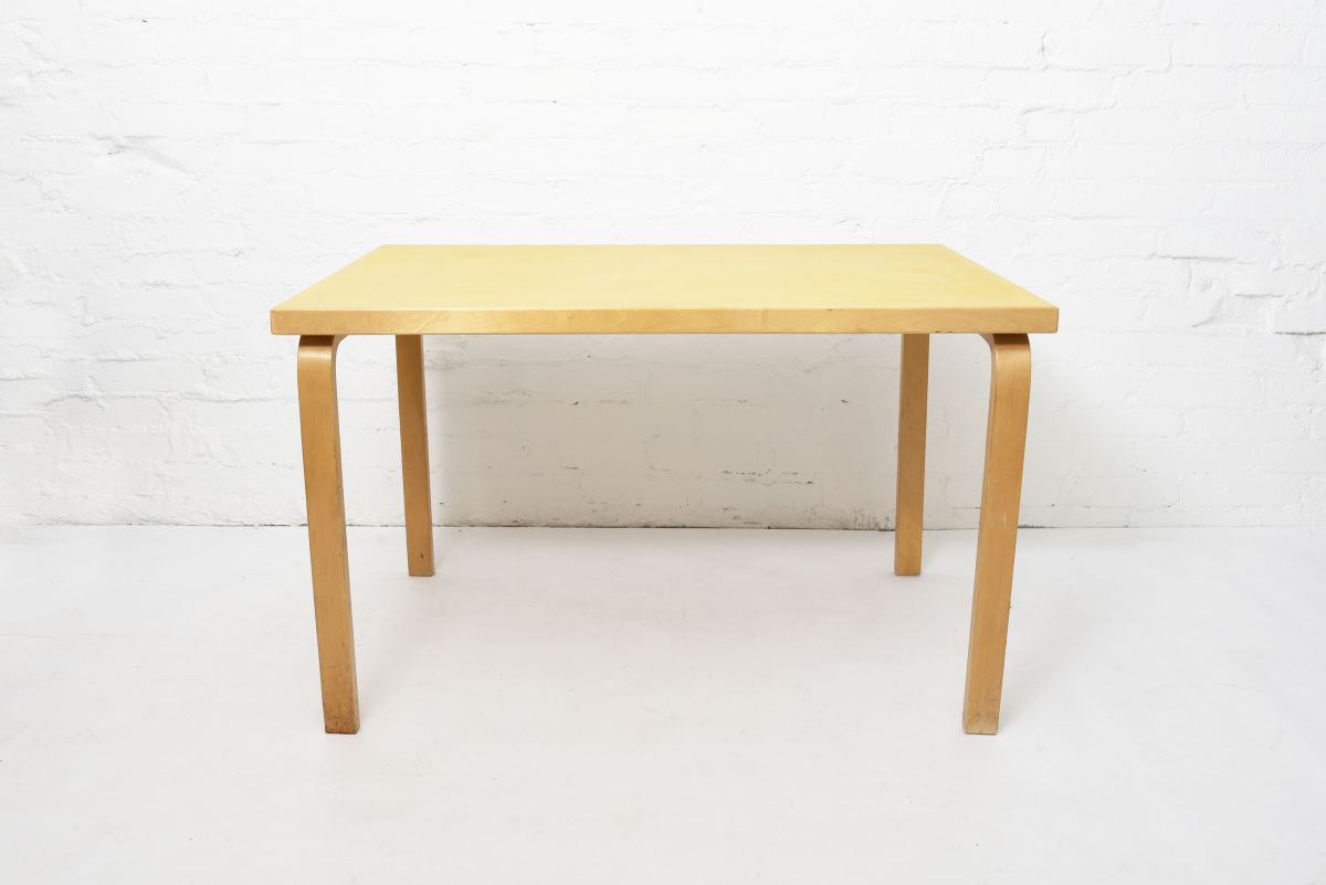 Aalto Alvar Table lino yellow