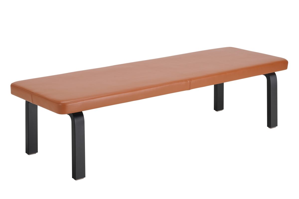 Bench 167 legs black lacquered, upholstered leather_cut-out