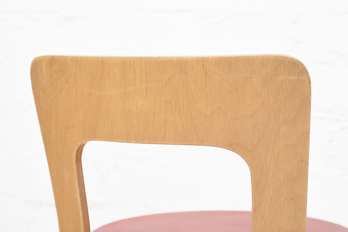 Aalto Alvar chair 65 red lino 03